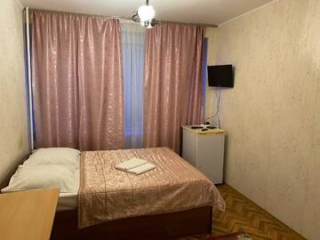 Одноместный номер с общим душем и туалетом в Гостинице Волна